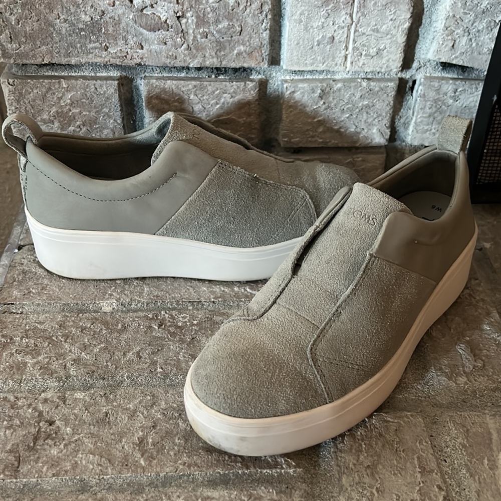 Toms Mid Gray Amber Suede Slip-on Sneakers - Picture 3 of 6